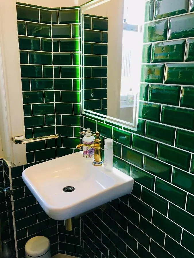 Good Times Edinburgh Elm Row City Centre Apartment
